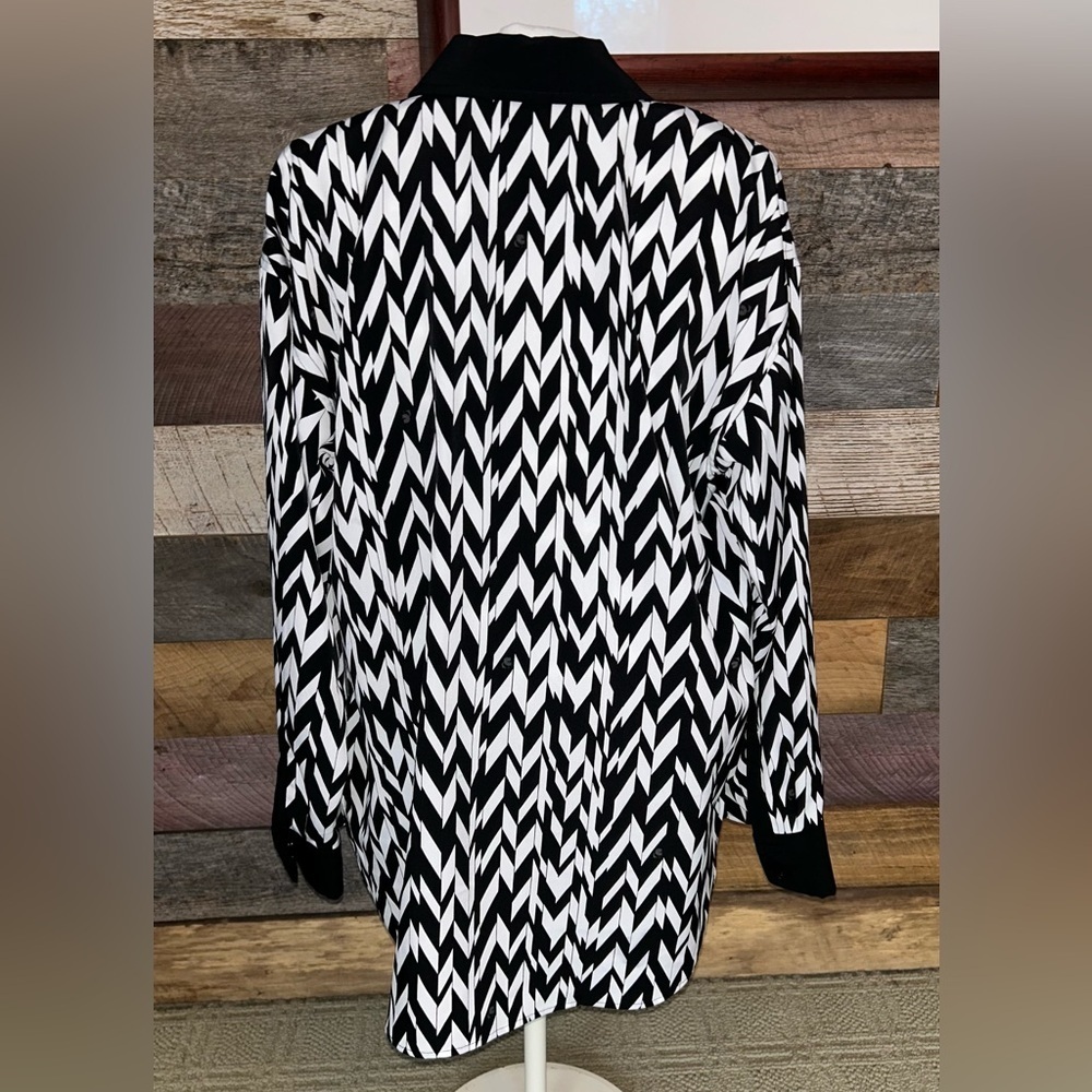 NWT-Karl Lagerfeld Paris Black white Graphic Print  Blouse- XS - Picture 5 of 6